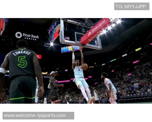 哈克斯空切接球一气呵成单臂隔扣文班亚马震撼全场