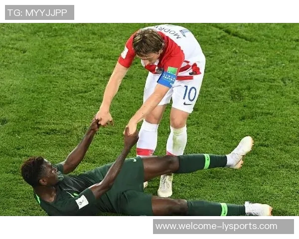 科尔分享负荷管理经验强调赛前准备12人掌控比赛节奏的重要性 科尔分享负荷管理经验强调赛前准备12人掌控比赛节奏的重要性