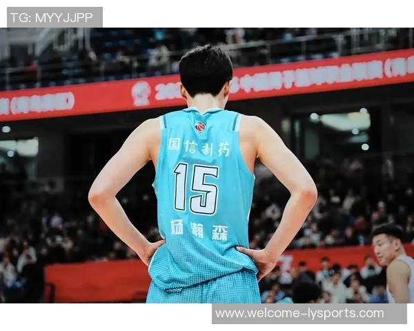 杨瀚森在试错中成长仍需时日期待他未来的突破与进步 杨瀚森在试错中成长仍需时日期待他未来的突破与进步