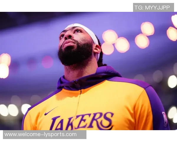 慈世平分享湖人亲子活动瞬间感谢东契奇詹姆斯与孙女合影留念 慈世平分享湖人亲子活动瞬间感谢东契奇詹姆斯与孙女合影留念