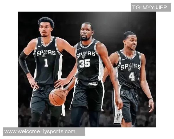 福克斯称赞文班亚马是顶尖球员强调团队合作的重要性 福克斯称赞文班亚马是顶尖球员强调团队合作的重要性